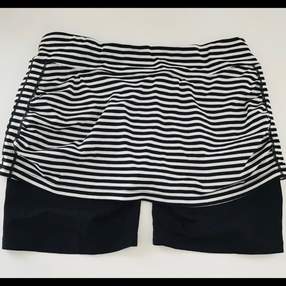 Coolibar black white stripe skirted swim short XXL